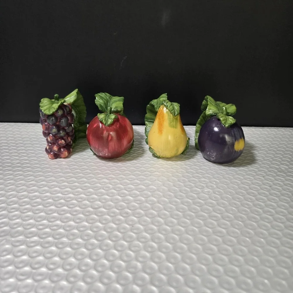 Fruit Napkin Rings Set Of Four Unmarked Tuscan Stye
